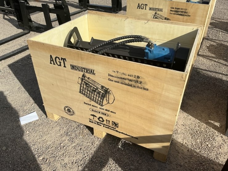 2025-agt-m-bkm-mini-skid-steer-mixer-bucket-image-2