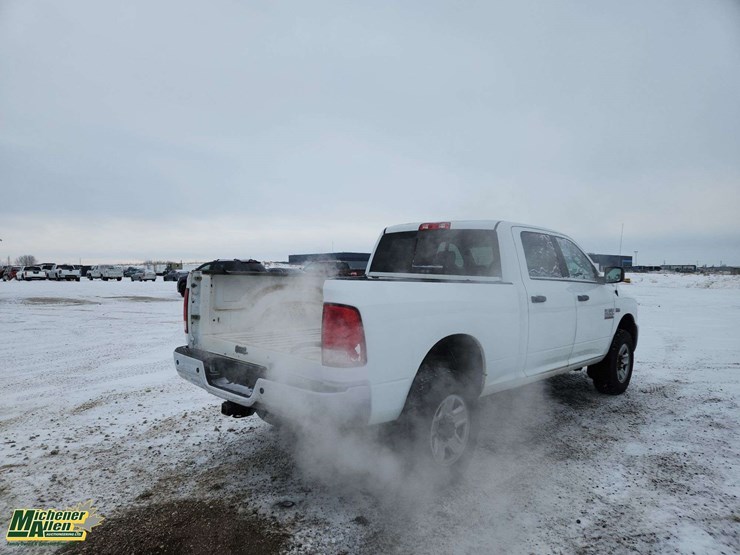 2017-ram-2500-hd-image-4