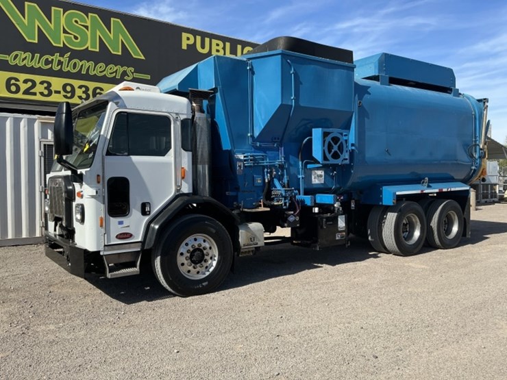 2018-peterbilt-520-image-2