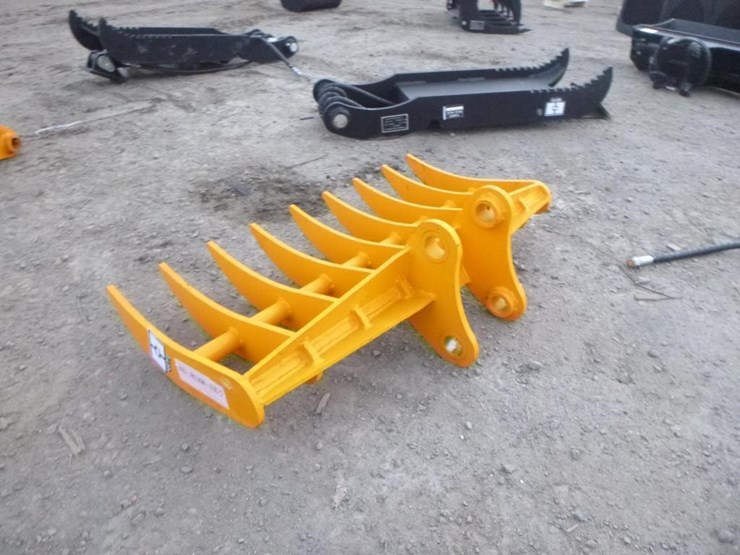 caterpillar-303-image-4