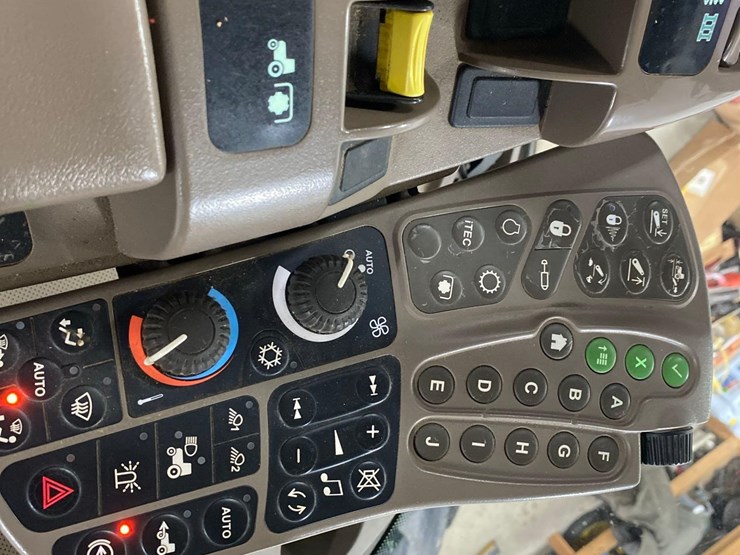 2013-john-deere-7230r-image-22