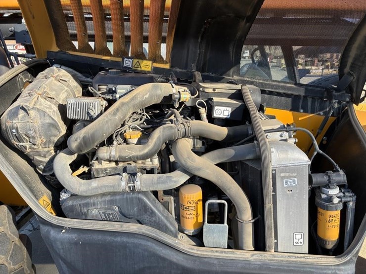 2019-jcb-512-56-image-15