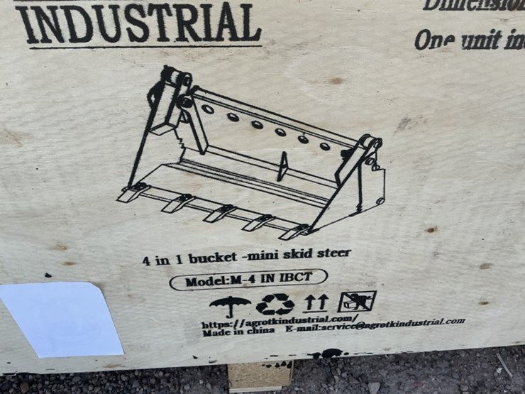 2025-agt-m-4in1bct-4-in-1-stand-up-skid-steer-image-4