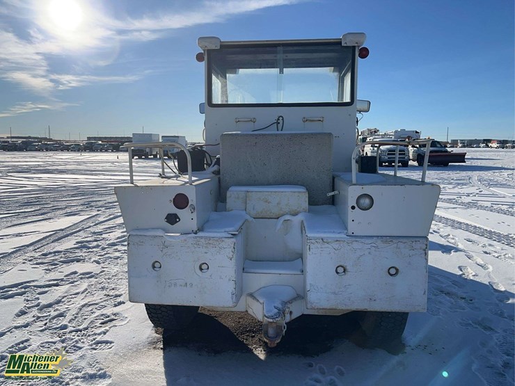 0-airport-tug-with-snow-plow-s/a-service-truck-image-7
