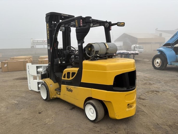 2017-yale-glc120vxntge100-forklift-image-4