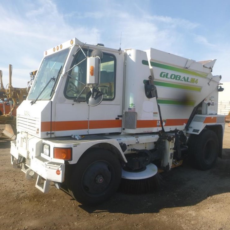 2013 GLOBAL M4 SWEEPER
