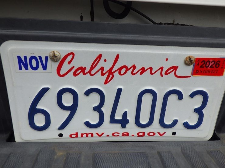 2018-chevrolet-1500-image-17