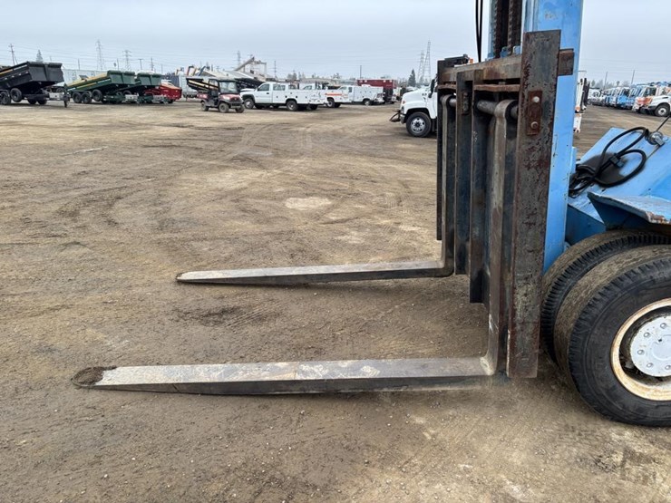 hyster-h300a-forklift-image-9