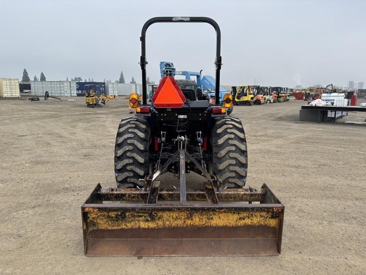 2017-new-holland-workmaster-40-image-8