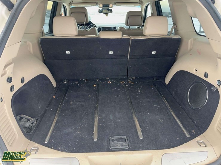 2011-jeep-grand-cherokee-limited-image-16