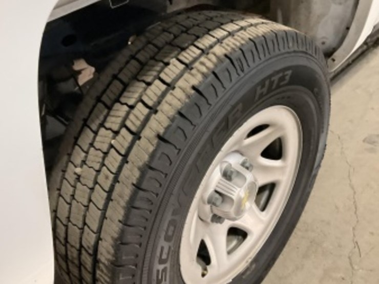 2017-chevrolet-silverado-1500-image-8