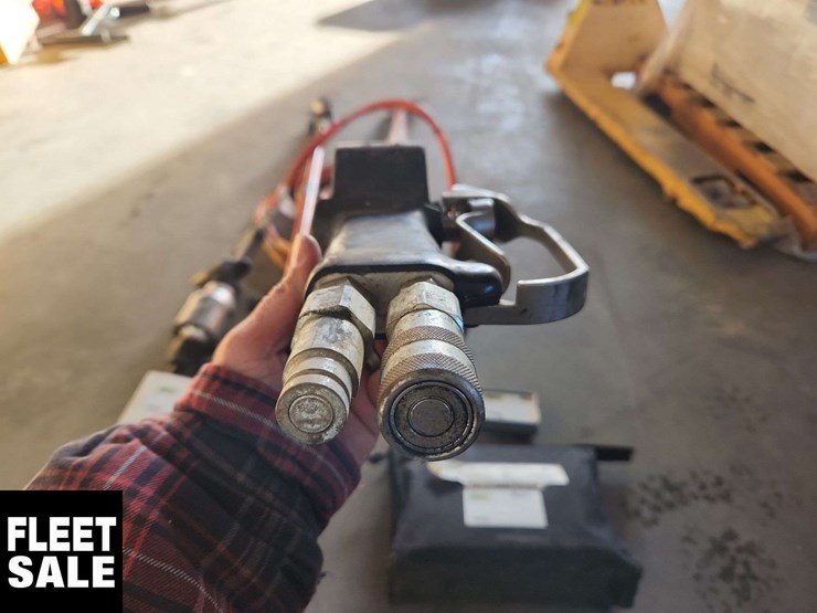 2008-freightliner-m2-106-image-52