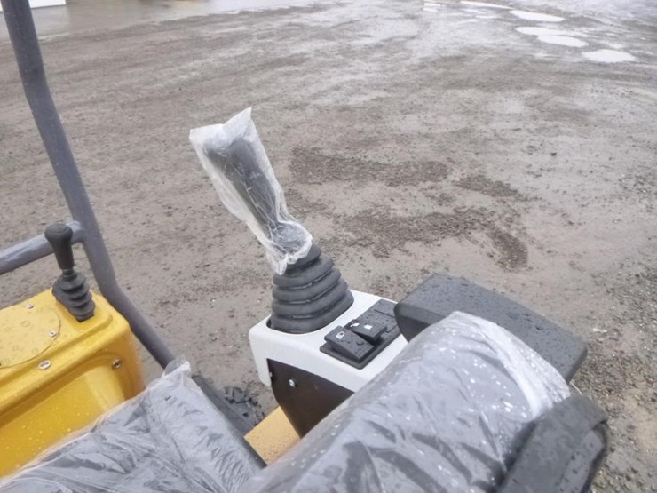 agt-mx12rx-hydraulic-excavator-image-23