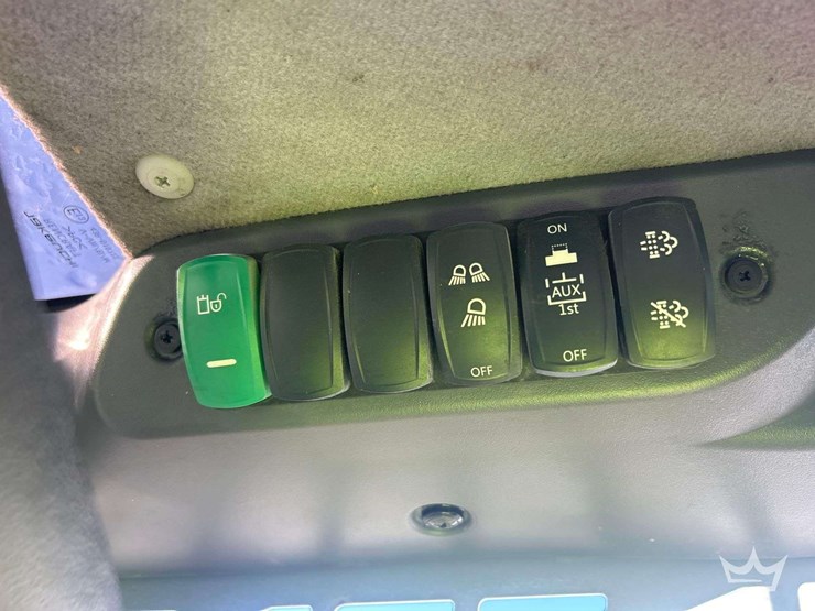 2021-takeuchi-tl6r-image-15