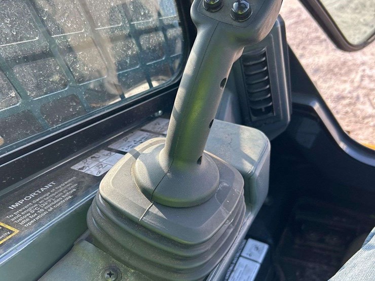 2023-deere-333g-image-6