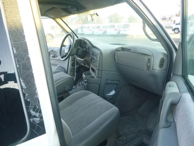 2000-chevrolet-astro-image-11