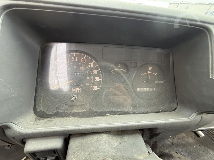 1998-isuzu-npr-image-6