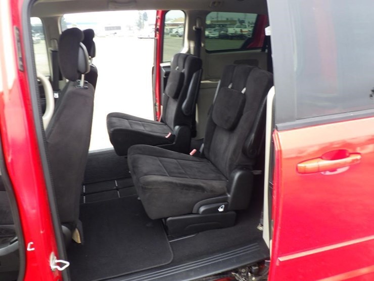 2013-dodge-grand-caravan-image-7