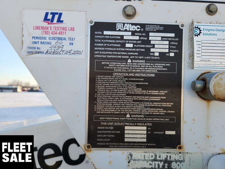 2004-freightliner-m2-106-image-33