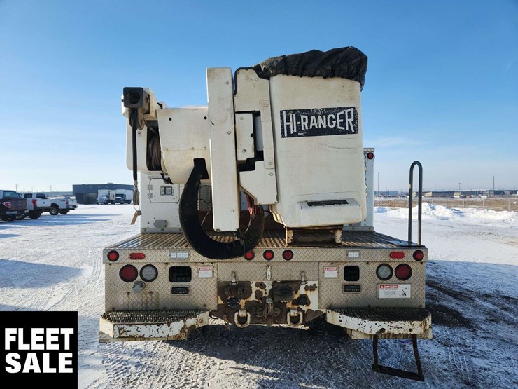 2008-freightliner-m2-106-image-7