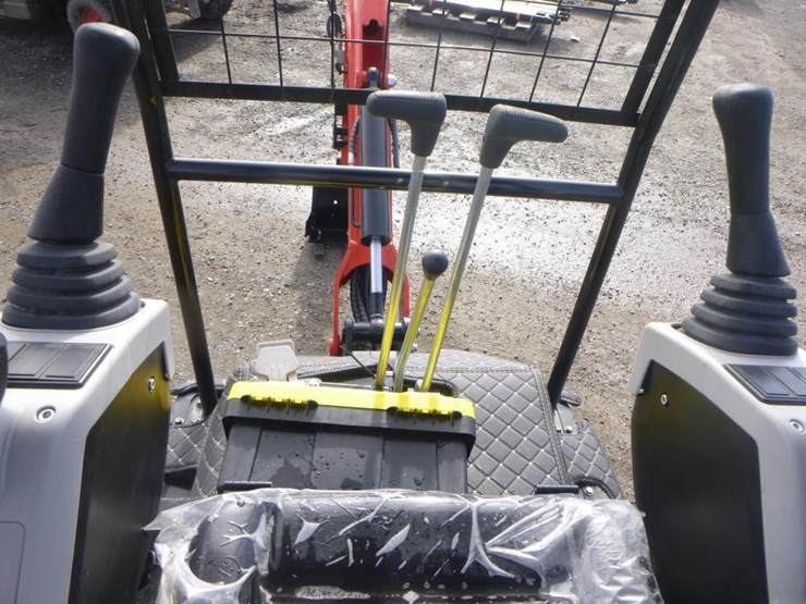 2025-tpm-18bs-hydraulic-excavator-image-24