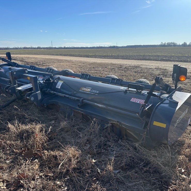 #4300 • **2024 Loftness 240SL64M542 6-row 20’ Shredder 02-1701