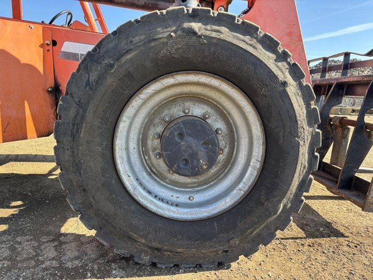 2005-jlg-8042-image-18