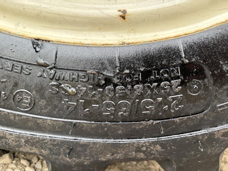 2017-new-holland-workmaster-40-image-24