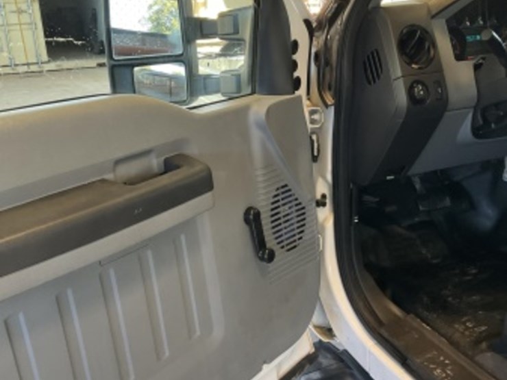 2013-ford-f350-image-23