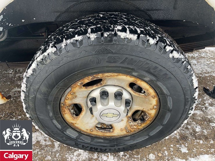 2010-chevrolet-express-3500-image-11