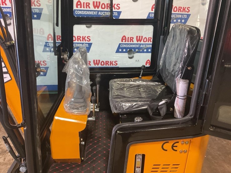 (inv.50040)-2025-miva-va13c-mini-excavator,-13.5-hp-gas-engine,-aux.-hydraulics,-blade,-15"-bucket-image-11