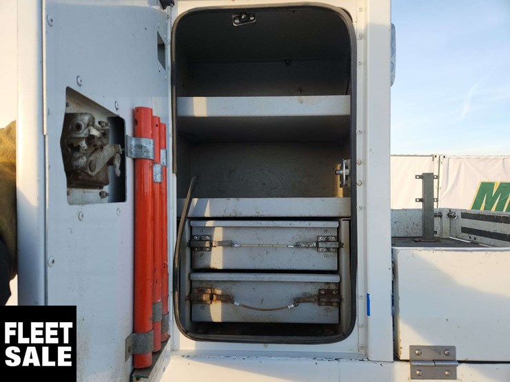 2014-ram-5500-4x4-s/a-service-truck-image-19