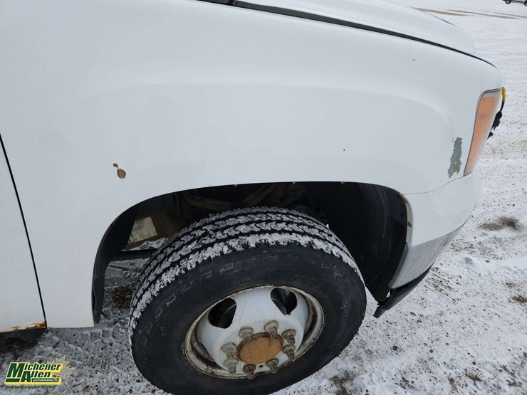 2012-gmc-sierra-3500hd-image-32