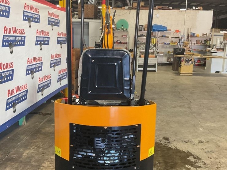 (inv.50041)-new-unused-miva-va13-mini-excavator,-13.5-hp-gas-engine,-manual-thumb,-blade,-aux.-hyd.-image-10