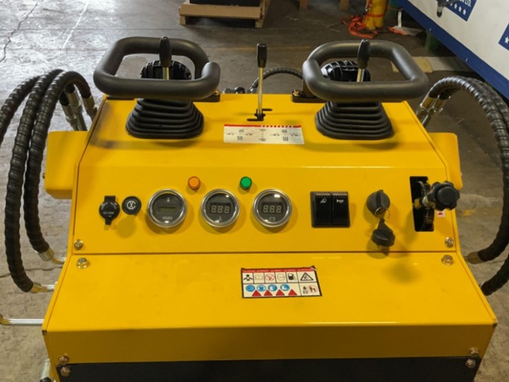 (inv.50098)-new-unused-cjg-zj-380-compact-track-loader,-27-hp-gas-engine,-aux.-hydraulics,-gp-bucket-image-11