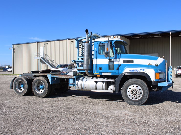 2007-mack-cl713-image-2