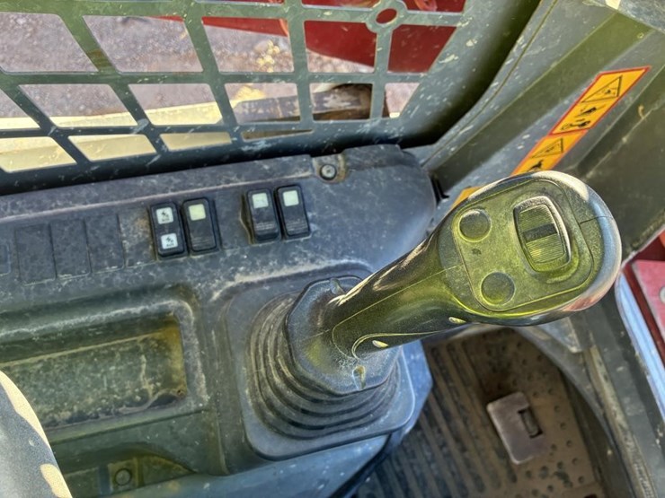 2019-takeuchi-tl10v2-image-12