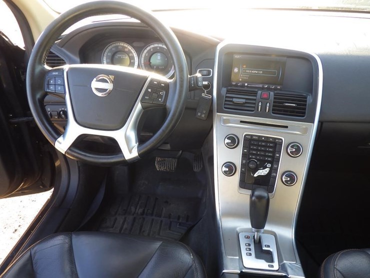 2012-volvo-xc60-image-9