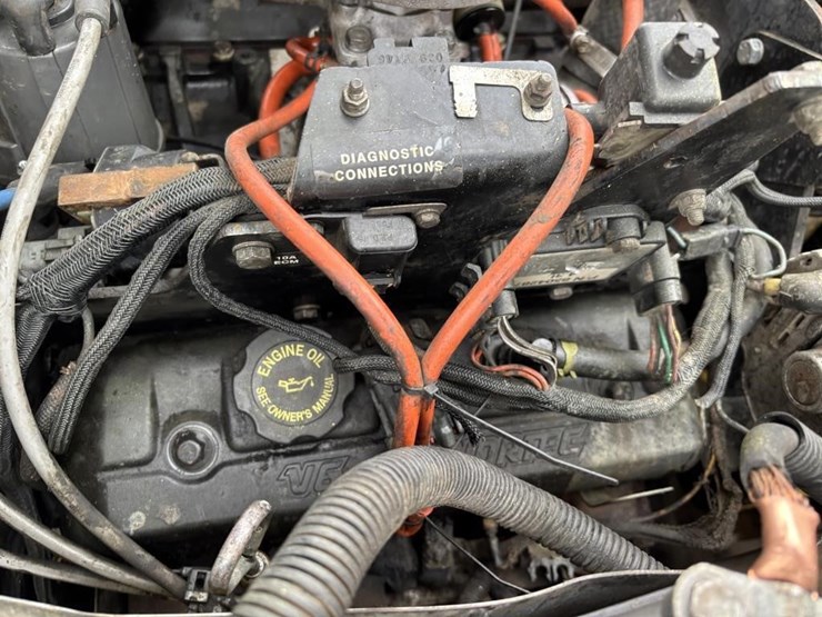 yale-glc080lgnae095-forklift-image-33