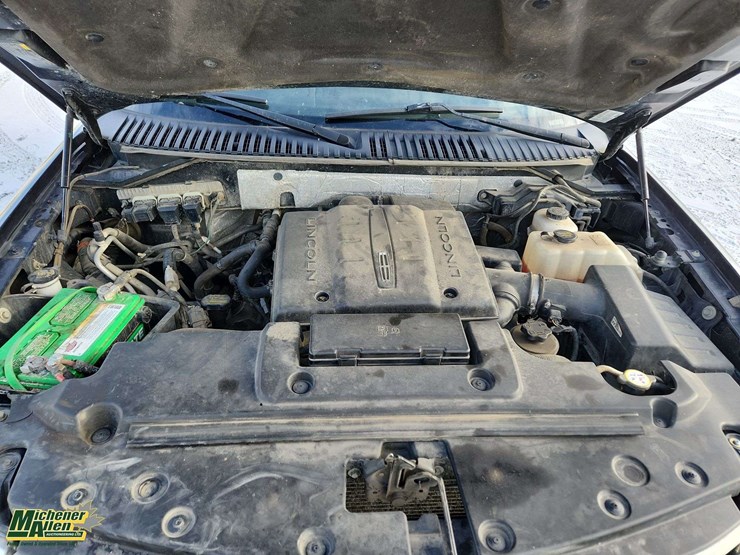 2013-lincoln-navigator-image-31