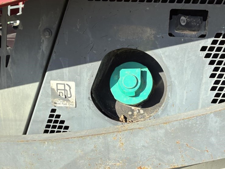 takeuchi-tl10v2-image-11