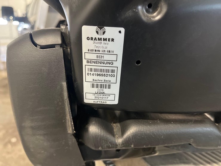 skid-steer-seat-image-9