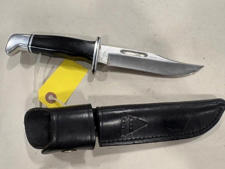 buck-hunting-knife-image-2