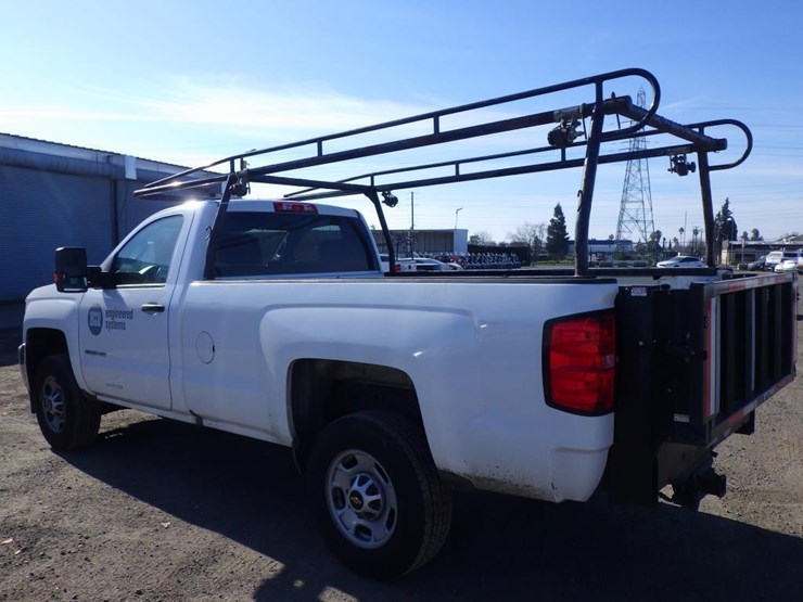 2018-chevrolet-2500hd-image-4