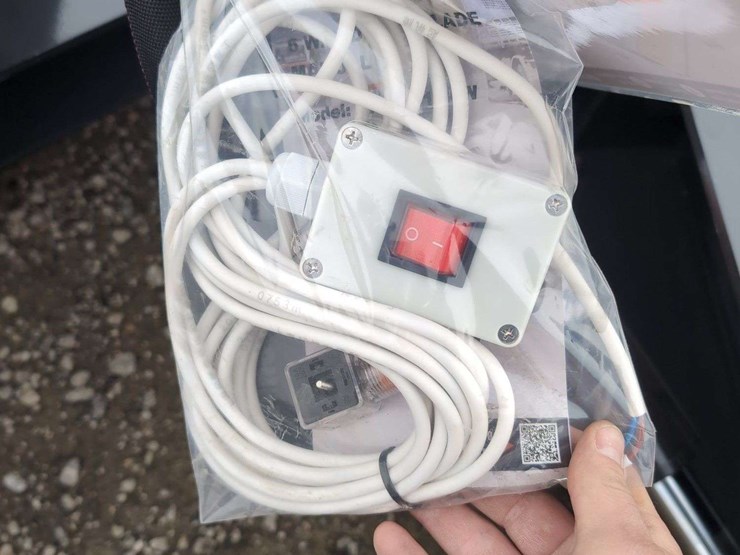 wolverine-skid-steer-6-way-dozer-blade-84"---swdb-11-84w-image-4