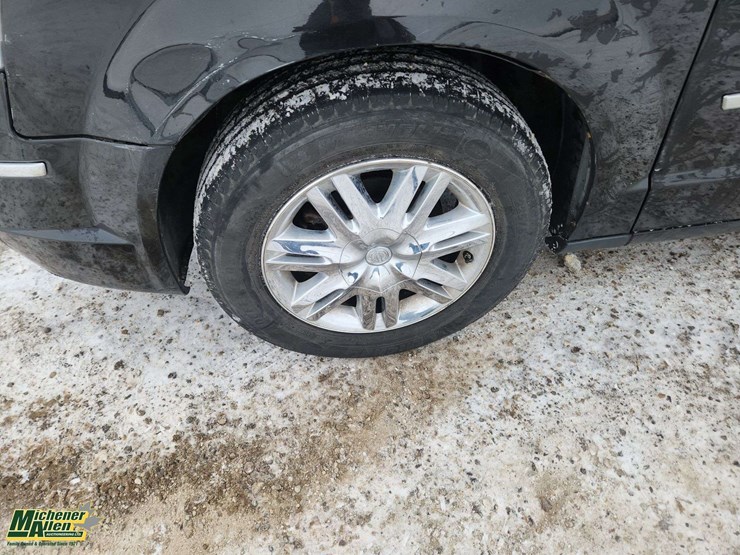 2009-chrysler-town-&-country-image-29