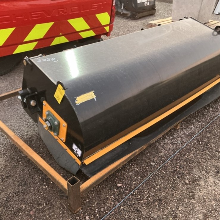 2025 GIYI BS72 BOX BROOM FOR SKID STEER