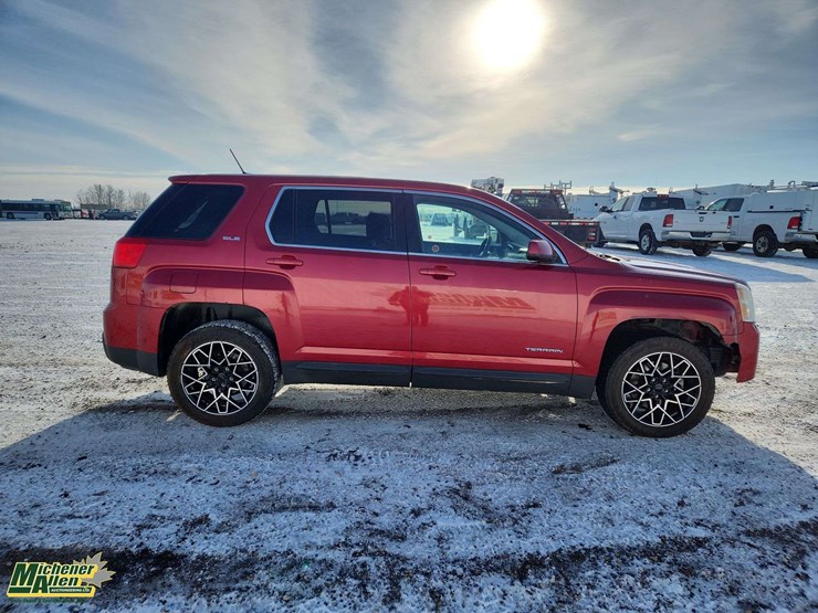 2013-gmc-terrain-sle-image-8