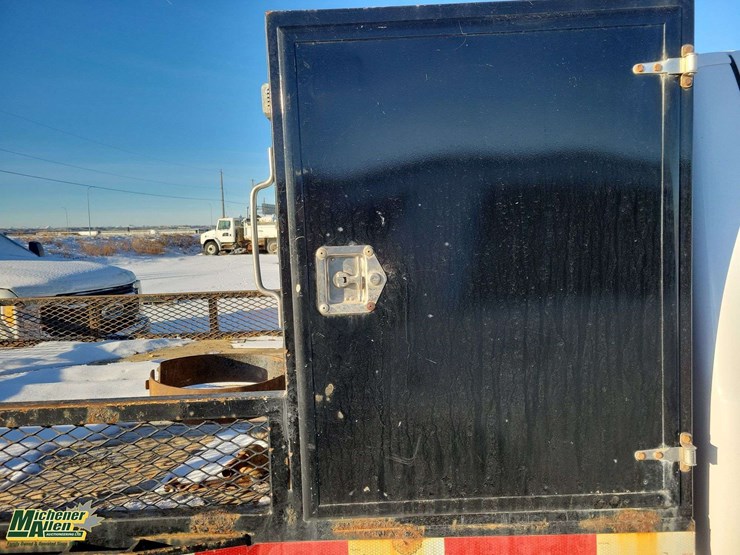 2011-ford-f350-image-25