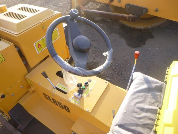 sdlool-sl850-tandem-vibratory-roller-image-16